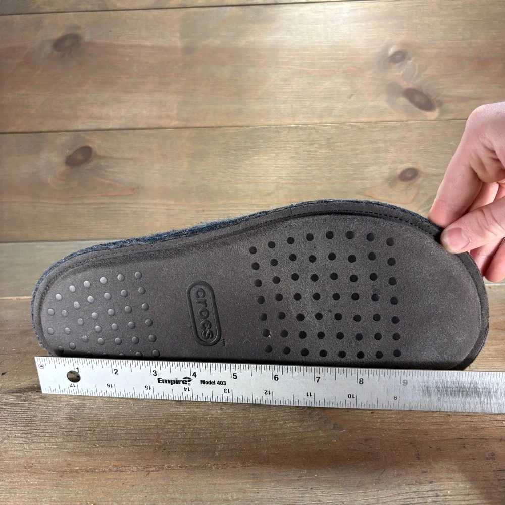 CROCS pre owned